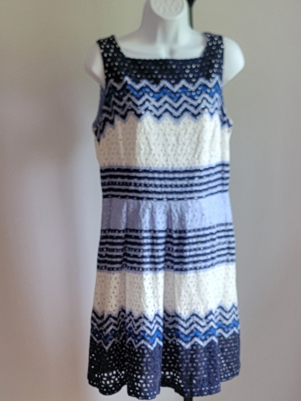 Blue and White Sleeveless Chevron Eyelet Dress By Beige Size 14